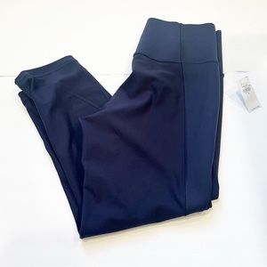 Old Navy Elevate high waist Cropped Leggings M Navy NWT Built in Sculpt New